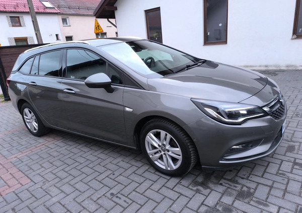 Opel Astra cena 32900 przebieg: 221421, rok produkcji 2017 z Olsztyn małe 352